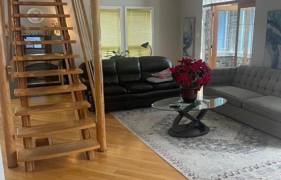 Extremely Cheap Room in Best Area 24x7 Checkin