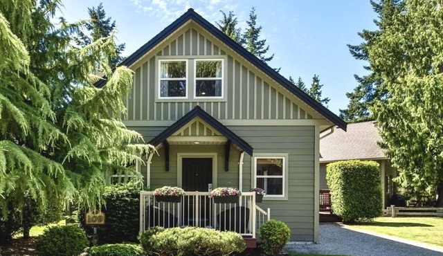 Fairwinds Cottage - Vancouver Island Getaway