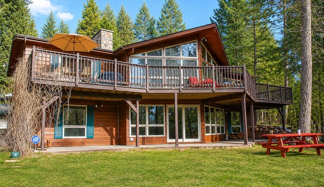 Falcon Cabin | Pet Friendly | Wood Fire