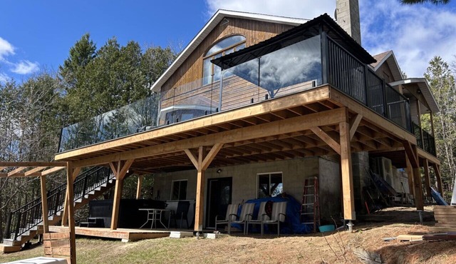 Family Chalet on Silver Lake 1 hour from Montreal
