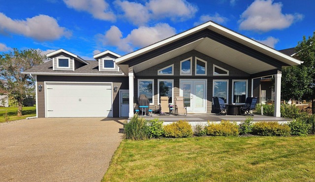 Family friendly cabin at Lake Diefenbaker