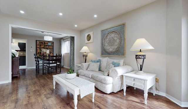 FAMILY FRIENDLY 7-Bed 3.5 Bath, Office, WIFI, Pool, BBQ, Patio VACATION PROPERTY