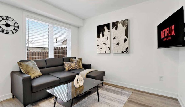 Family Friendly Waterfront 3BR House Sleeps 8