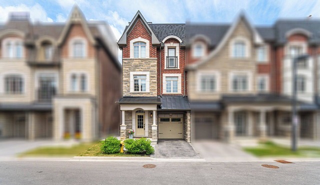 Family Gem Modern Townhome - Under 14 mins to Airport, Shops, Mall, Wonderland