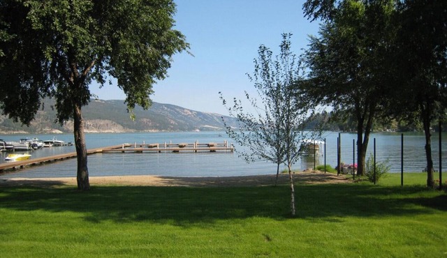 FAMILY oriented complex- Includes boat slip - LONG TERM RENTALS ONLY