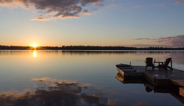 Family Sunset views Lakefront Cottage | Private Waterfront, Dock & Shallow Water in Sprucedale