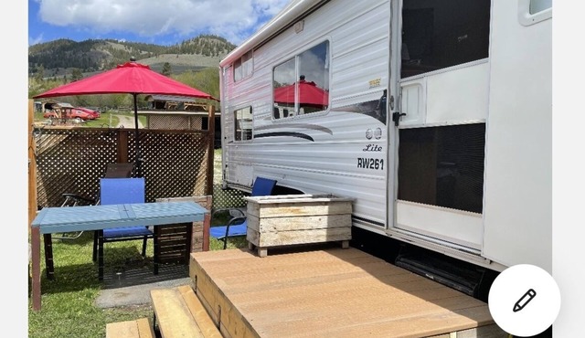 Farm Stay Marron Valley- 5th Wheel Trailer