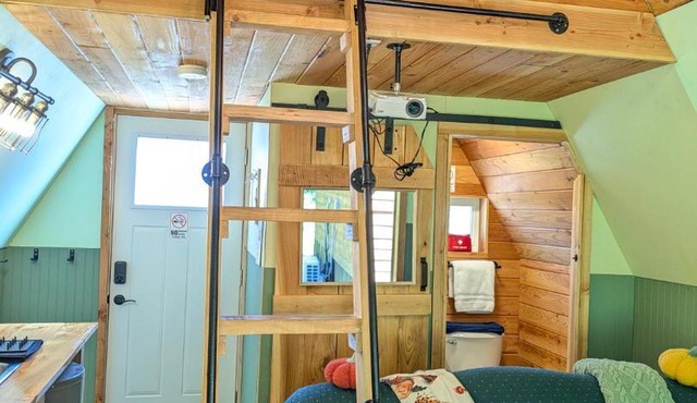 Farmhouse cabin on family farm