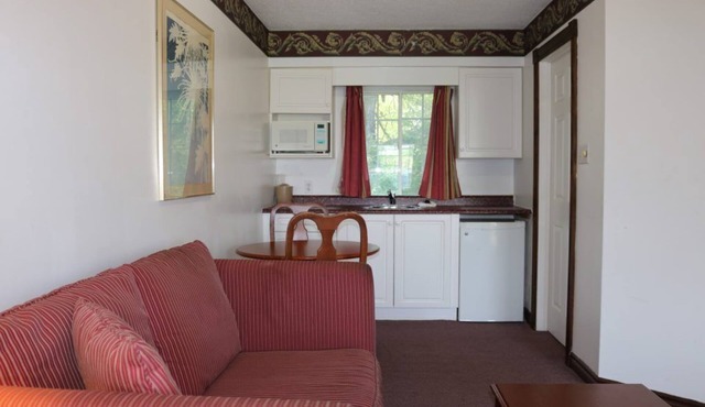 Fenelon Inn