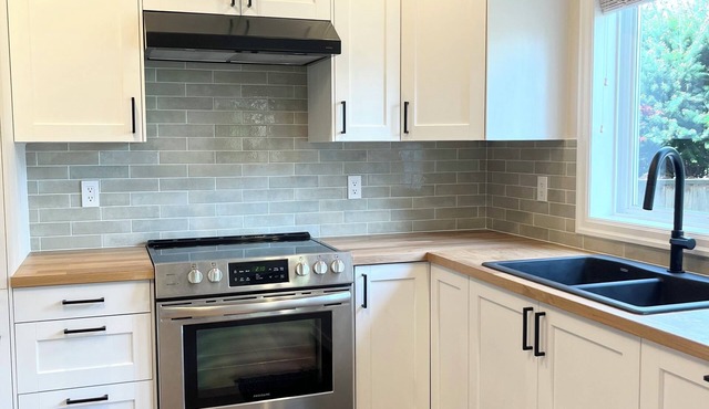 Fernwood Newly Renovated Suite