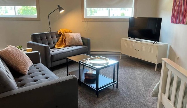 Fieldstone Loft Guesthouse for 4 at the gateway to Wells Gray Park & Waterfalls