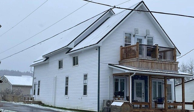 Finn's Studio Suite Apartment, Alma, Fundy Park