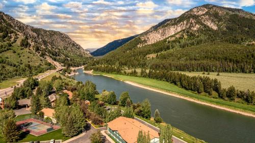 Flying Saddle Resort and Steak House in Alpine