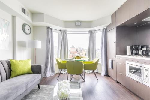 Forest 1Bd & DEN in Yorkville 10 Floor