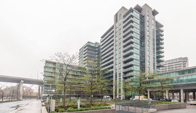 Fort York Suites Toronto