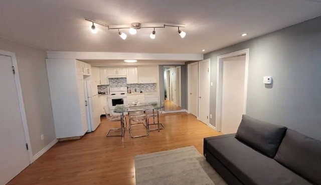 Free Parking - Great 1BR near Henri Bourassa Metro