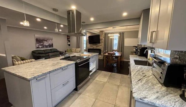 Full House - 5 Bed, 2 Bath