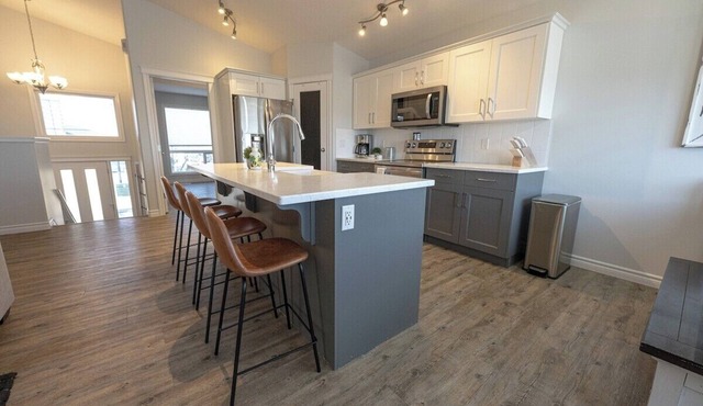 Full House with AC | BBQ | Free WiFi | Smart TVs