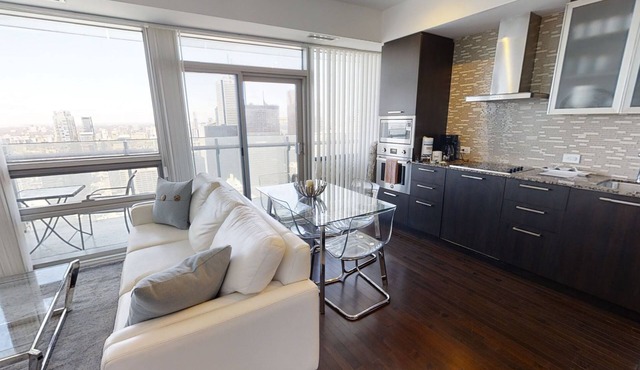 Fully-Equipped 3-BR Condo in DT Toronto