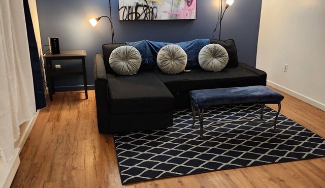 Fully furnished 2 bedrooms townhouse