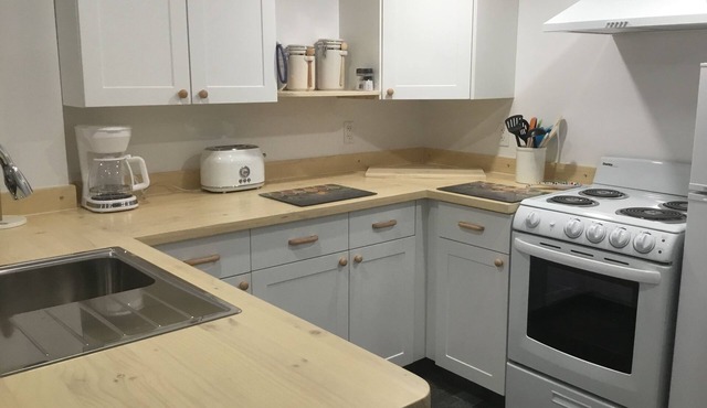 Fully furnished basement suite, available for short term rental