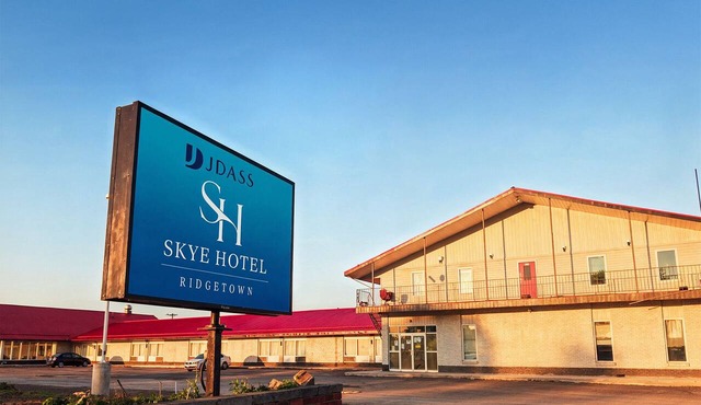 Fully Furnished Two Queen Kitchen Suite, Ridgetown, Chatham-Kent, ON. Skye Hotel