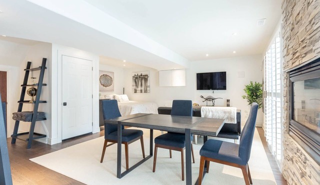 Fully Private Apartment - New Luxury Two Bed Private Apartment By The Lake