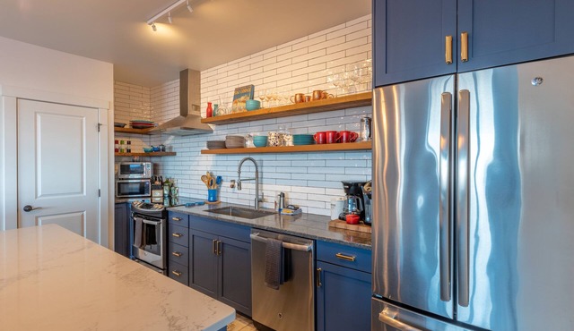 Fully Renovated ski in/ski out Loft with Private Hot Tub