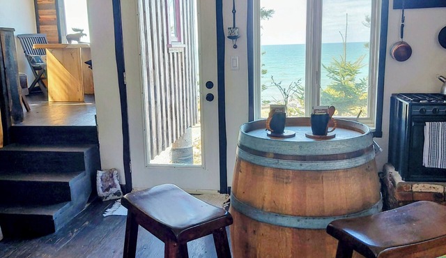 Fundy Fantasy Oceanfront Cabin. Offgrid romantic getaway.