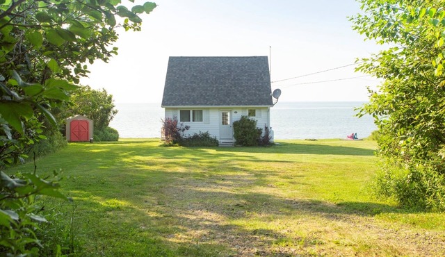 Fundy Sunset Cottage, Oceanfront Tranquility!