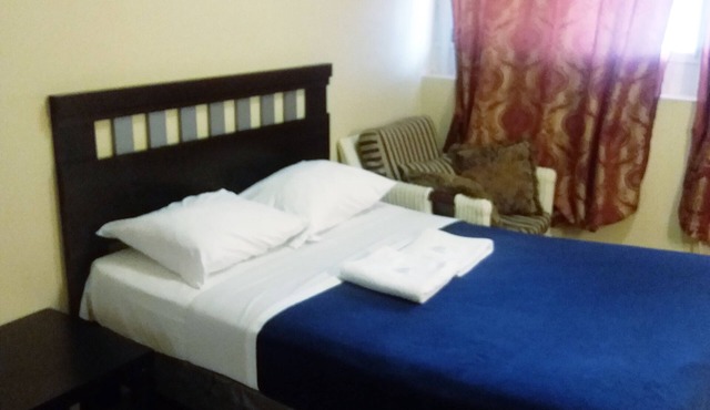 Furnished Studio Apartment in Downtown Toronto