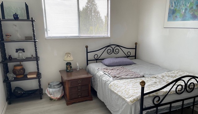 Furnished whole house 5 bedrooms and 2.5 bathrooms for rent
