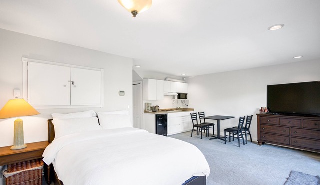 Garden Suite near Jericho Beach