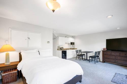 Garden Suite near Jericho Beach