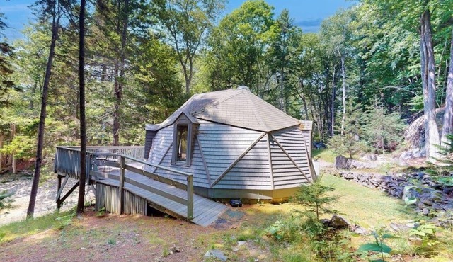 Geodesic Dome w/Riverfront Deck, Lovely Views, & High-Speed WiFi - Dogs Welcome