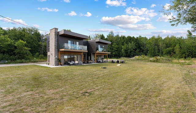 Georgian Bay Private Modern Escape Near Ski Hill