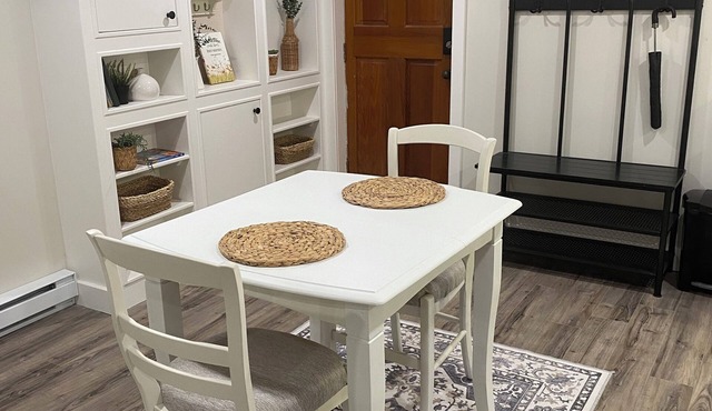 Gertie's Nook: Charming Private Studio Space close to everything!