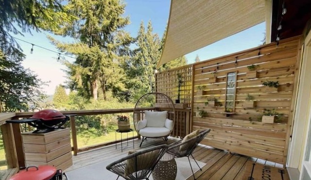 Gibsons Landing Pad - 1 Bedroom Suite