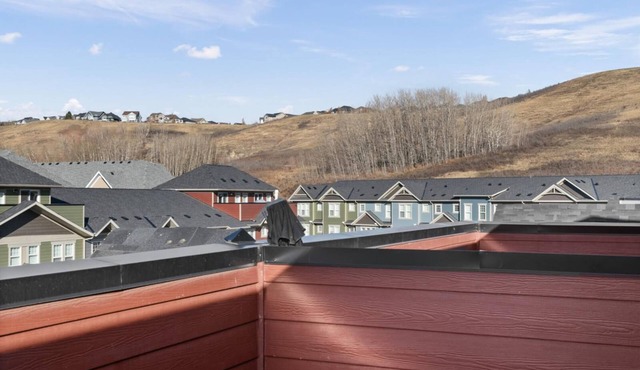 GLOBALSTAY. 3 Bedroom Townhouse View of the Hills