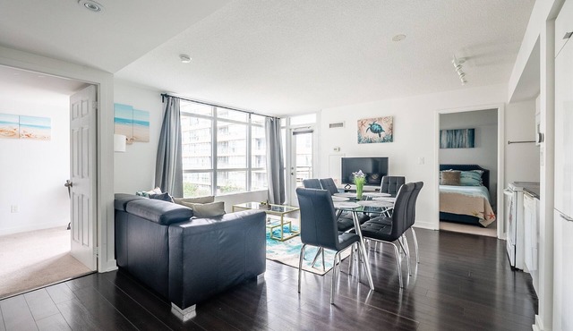 GLOBALSTAY. Aquamarine 2bd 2bath Apartment with Balcony
