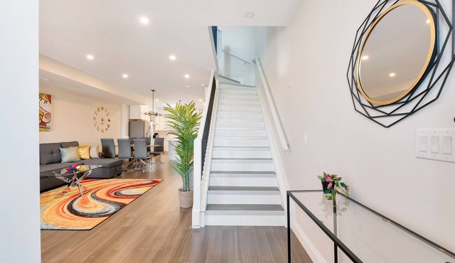 GLOBALSTAY. Unique New Townhomes for 16 Guests. HOT TUB, BBQ