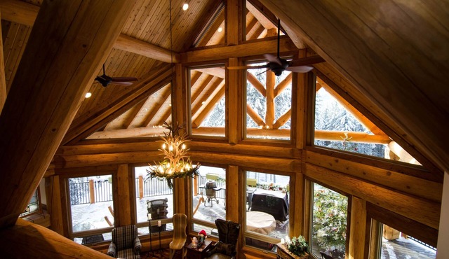 Golden Acres Mountain Lodge. Luxury in the wilderness.