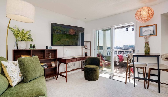 Gorge Vista - beautiful views over the Gorge Waterway by Victoria Prime!