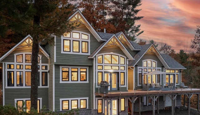 Gorgeous 8 Bed, 5 Bath Cottage on 3 Mile Lake! Spacious Deck! Privacy! Views!