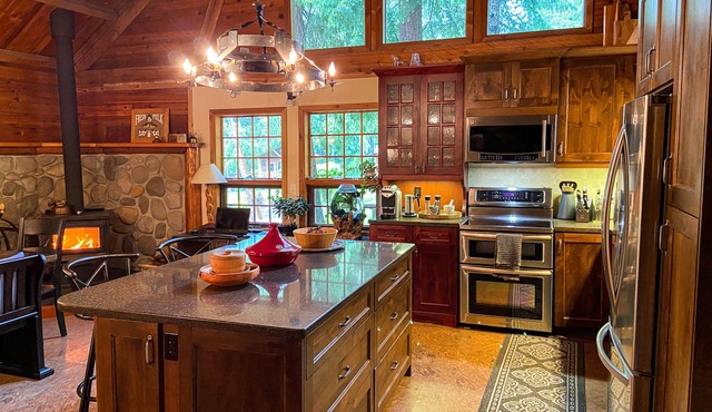 Gorgeous Lodge in Nature On Private Resort With Lake