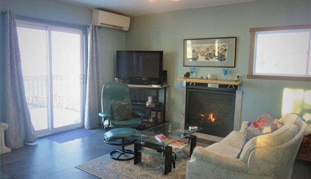 Gorgeous riverfront - cosy villa with all amenities and comforts