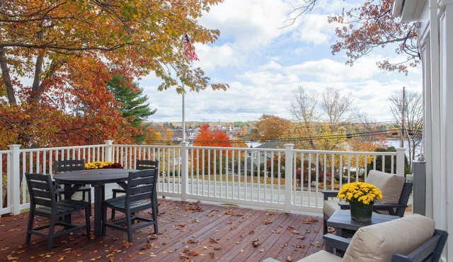 Graceful and inviting, The Serenity Garden Suite No Cleaning Fee in Newcastle