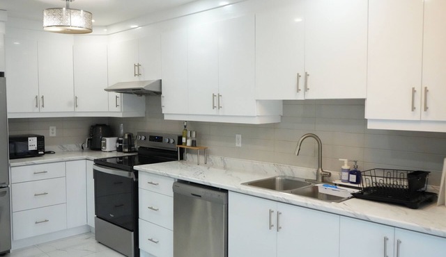 Grand 6BR Home | Designed for Families & Large Groups