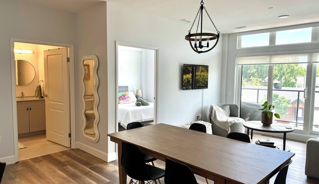 Grand Bend Escape Central Luxury - Overlooking Main Street - Walk to Beach