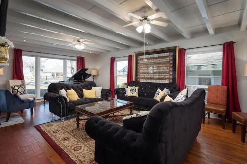 Grand Performance Home 3 min to Downtown, Stockyard, AT&T in Fort Worth